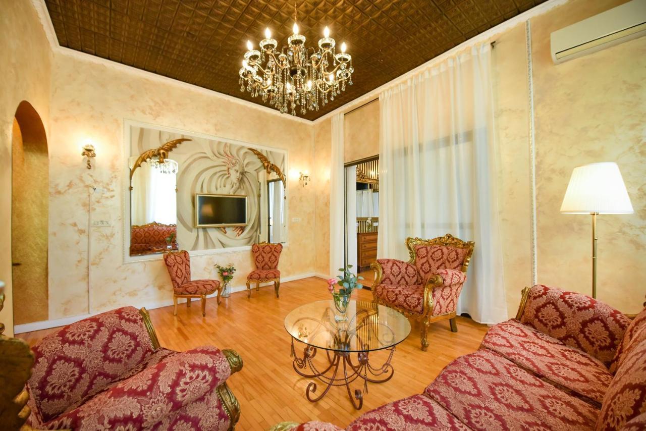 The Museum - Wonderful Super Central Apartment Bukarest Kültér fotó