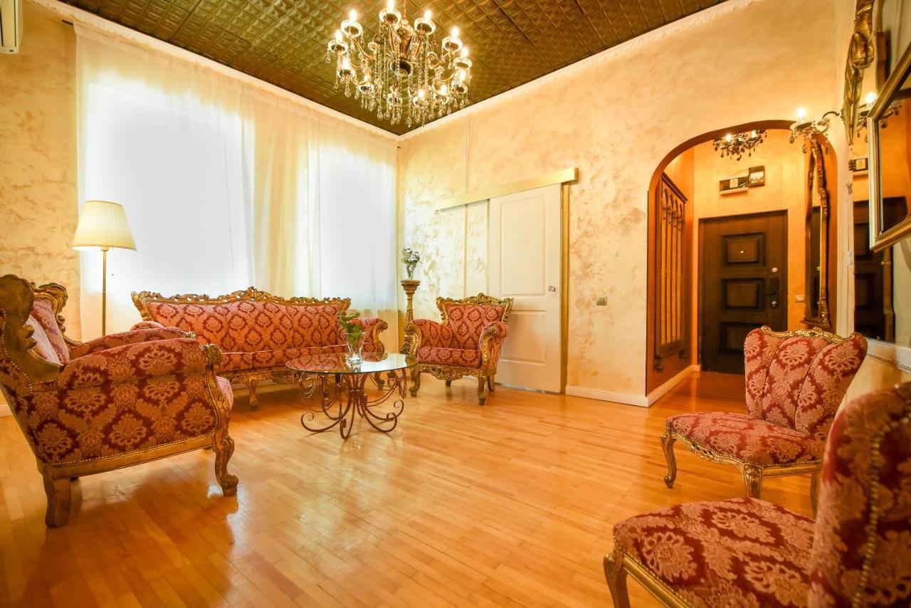 The Museum - Wonderful Super Central Apartment Bukarest Kültér fotó