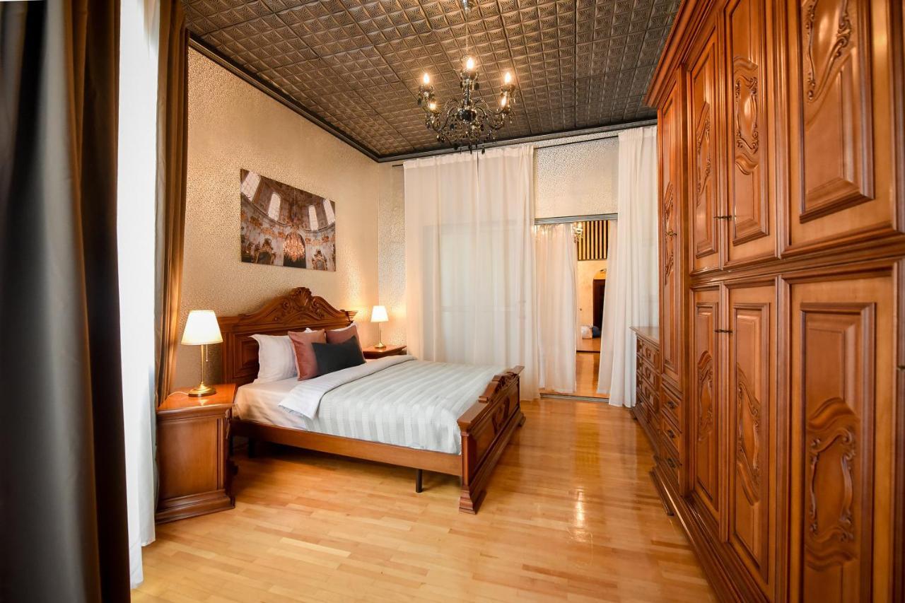 The Museum - Wonderful Super Central Apartment Bukarest Kültér fotó