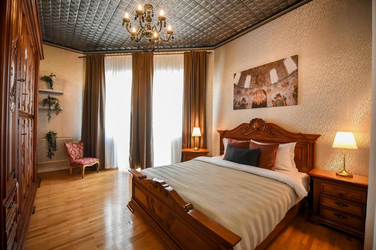 The Museum - Wonderful Super Central Apartment Bukarest Kültér fotó