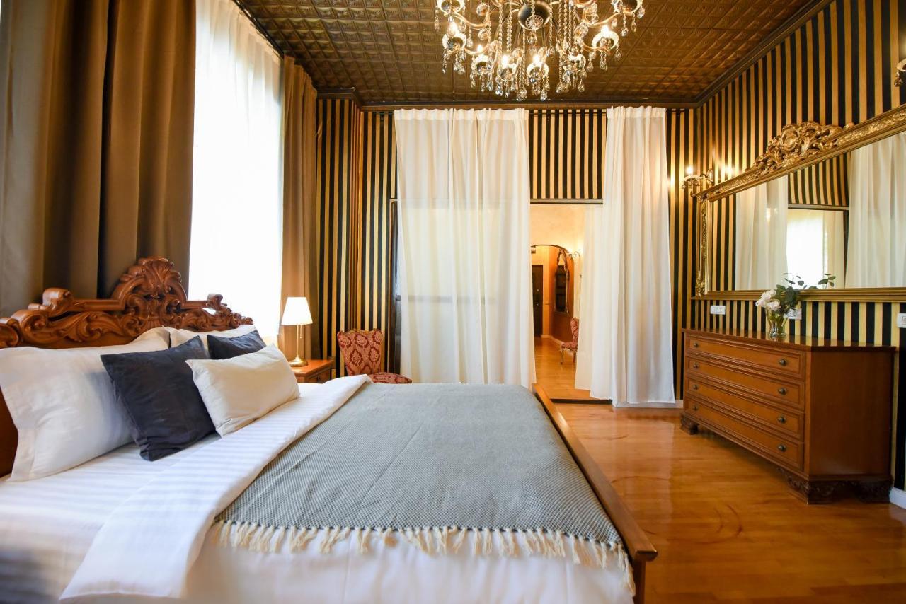 The Museum - Wonderful Super Central Apartment Bukarest Kültér fotó
